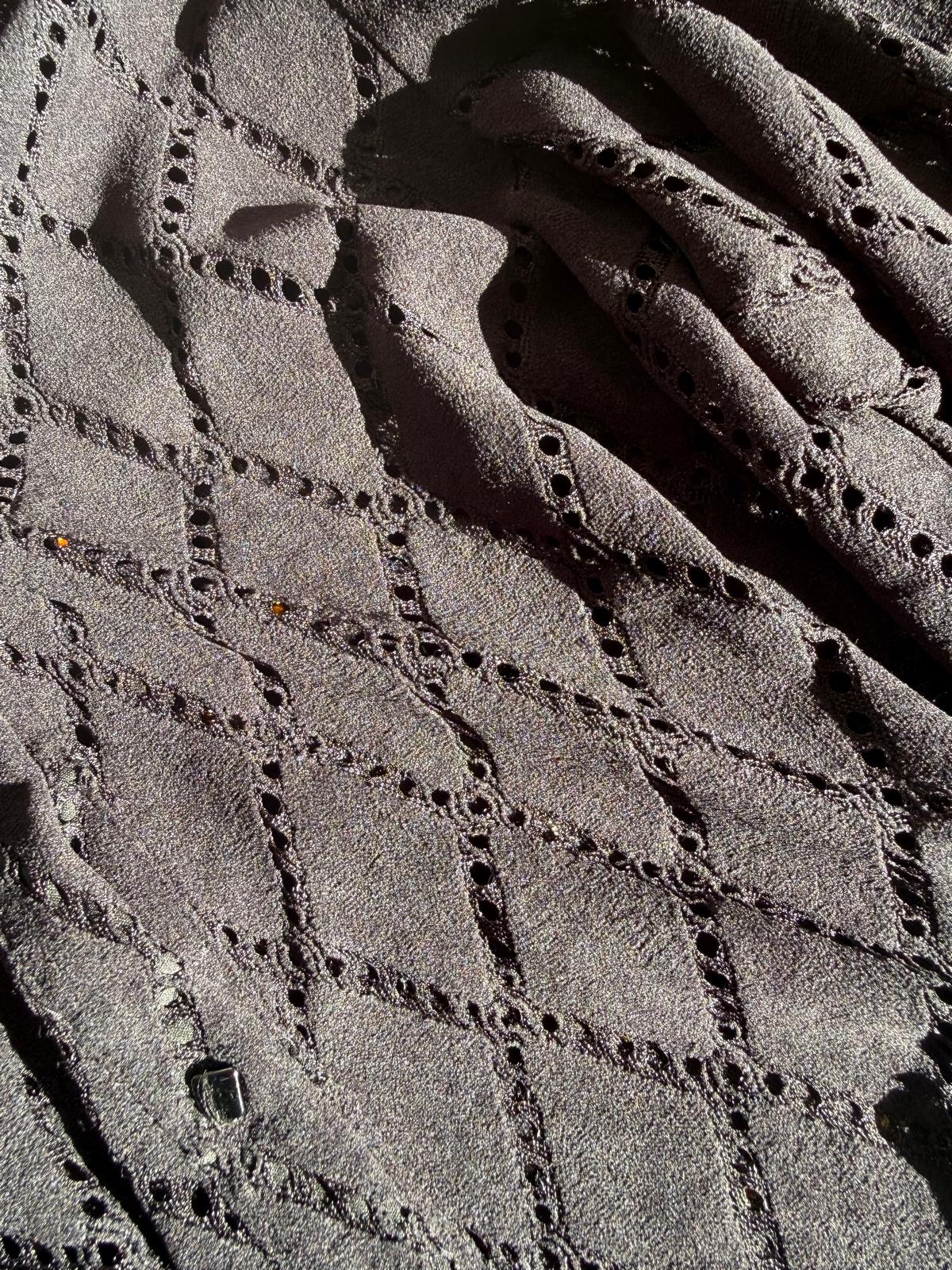 Vlack Velvet under the sun
